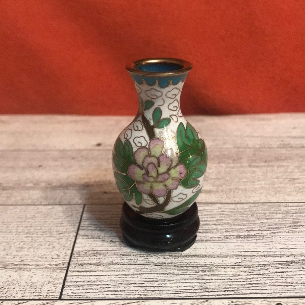 Vintage & Antique Chinese Cloisonné miniature vase